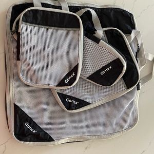 Gonex packing cubes - 4 + laundry bag - black